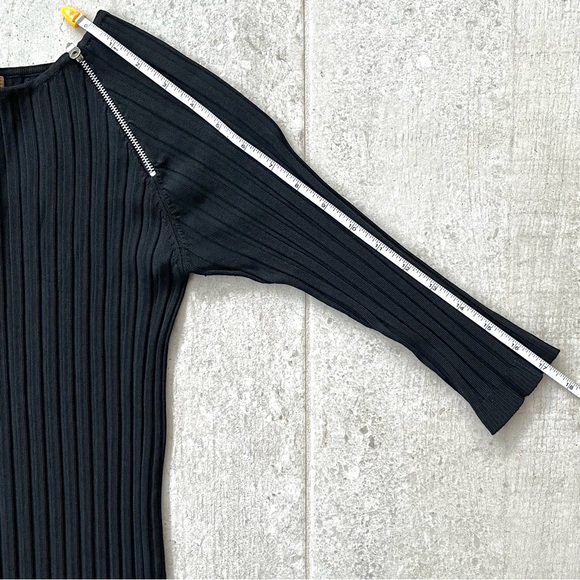 Laetetia black sweater - Picture 9 of 9